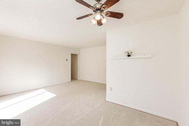 Building Photo - 10650 Weymouth St