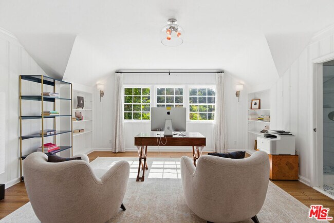 Building Photo - 9305 Hazen Dr