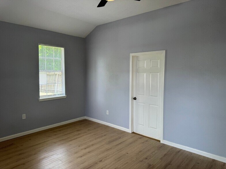Building Photo - 7210 Wileyvale Rd