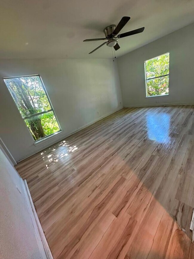 Building Photo - A hassle-free lifestyle