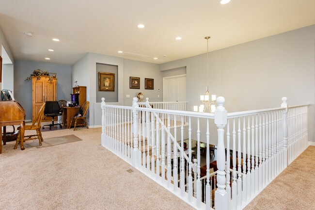 Building Photo - Stunning 4 bedroom 3.5 bath home with 3 ca...