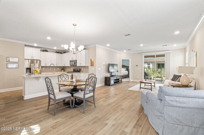 Building Photo - 121 Thistleton Wy