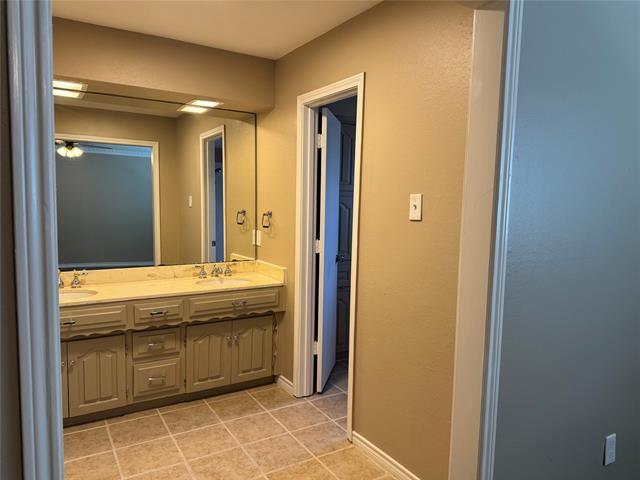 Building Photo - 3784 Weeburn Dr