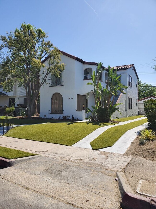 Building Photo - Van Ness Ave