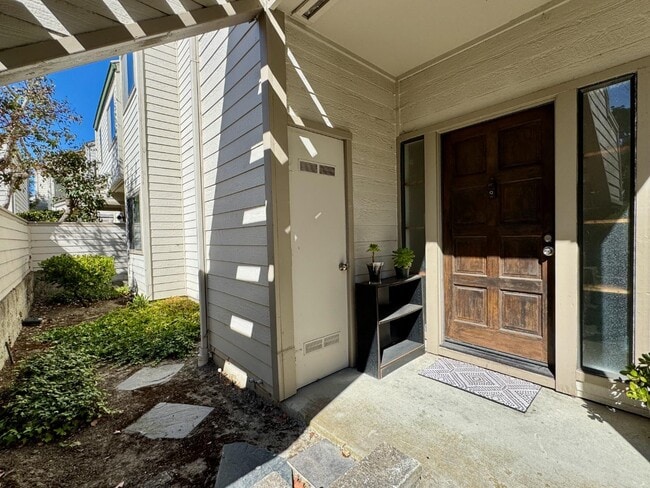 Building Photo - 59 Appian Way