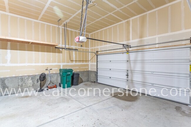 Building Photo - 1322 Antrim Loop