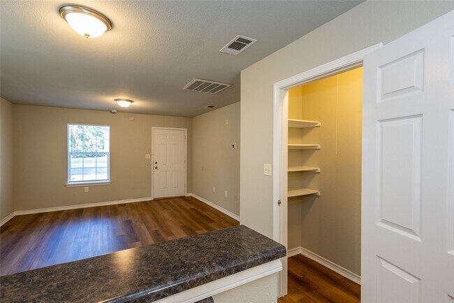 Building Photo - 4120 Brandon Ave