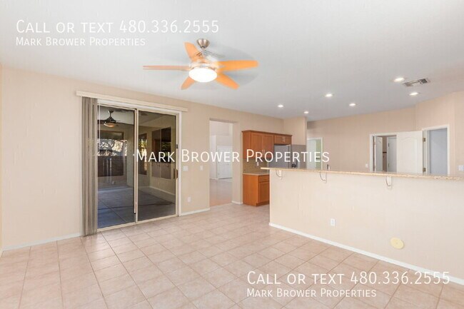 Building Photo - 1462 W. Roadrunner Dr.