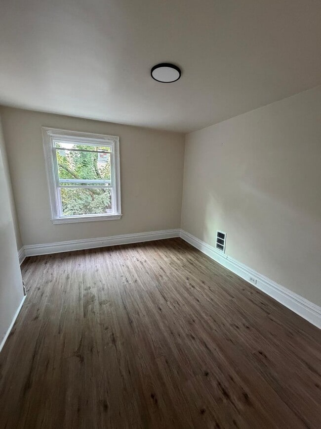 Building Photo - 7122 Idlewild St
