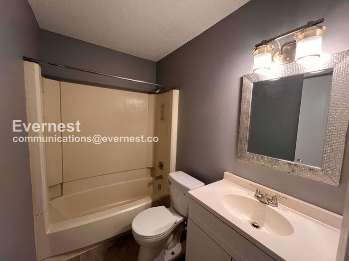 Building Photo - 9 Meredith Ct