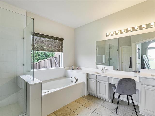 Building Photo - 2605 Royal Troon Dr