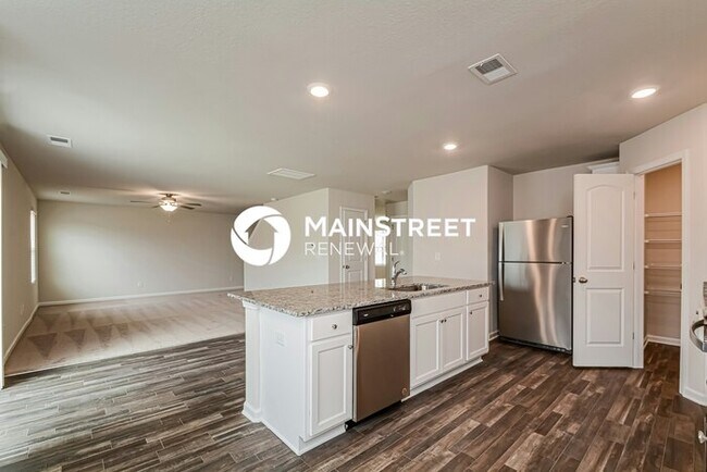 Building Photo - 4 Bedroom Pet-Friendly Home in Zebulon, NC with Main Street Renewal