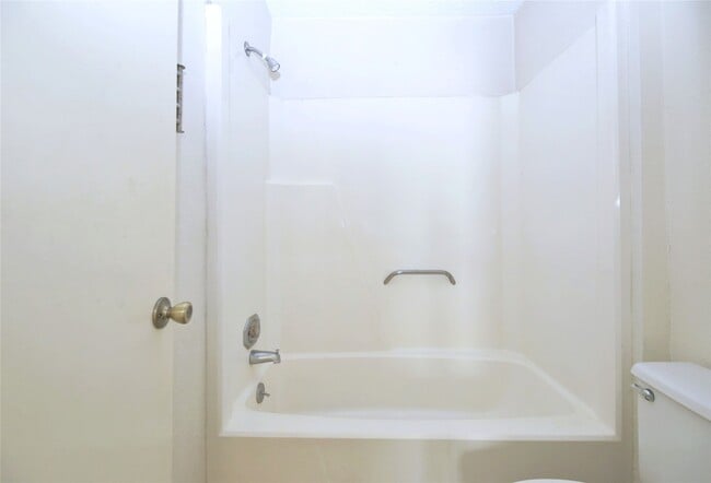 Building Photo - 5711 Sugar Hill Dr