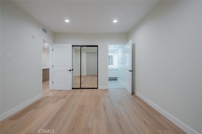 Building Photo - 10218 Fernglen Ave