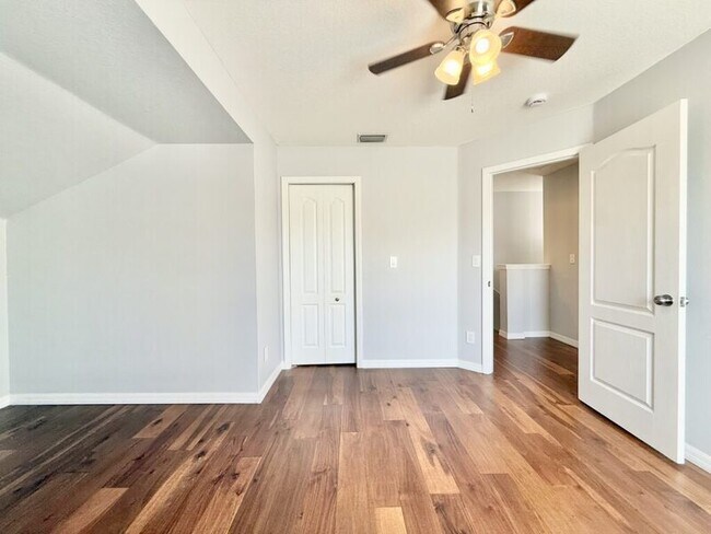 Building Photo - 15127 Skip Jack Loop