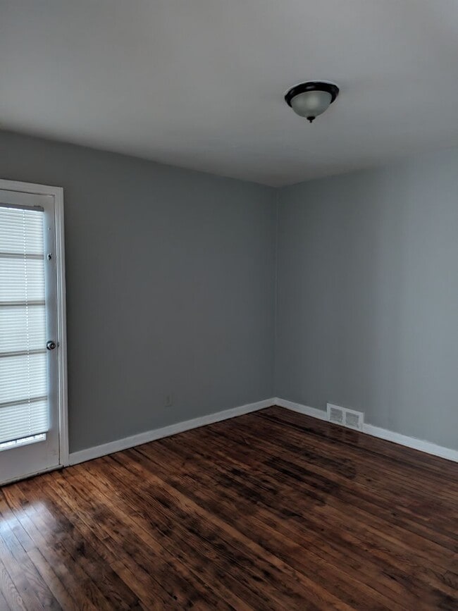 Building Photo - 18255 Oakfield Ave