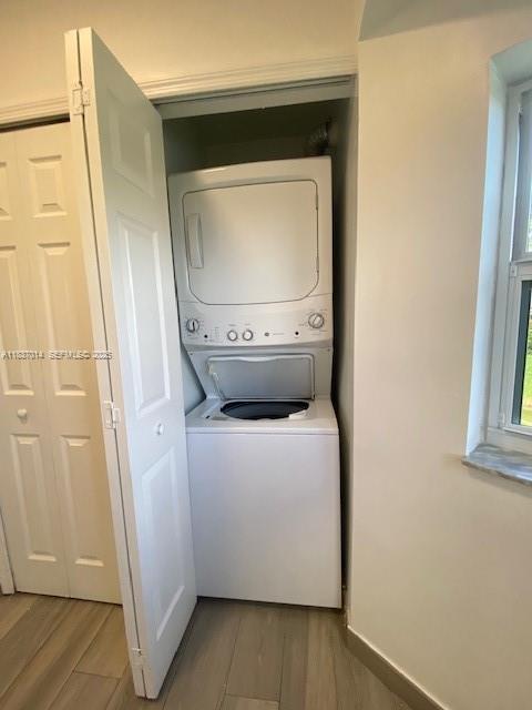 Building Photo - 935 NE 34th Ave