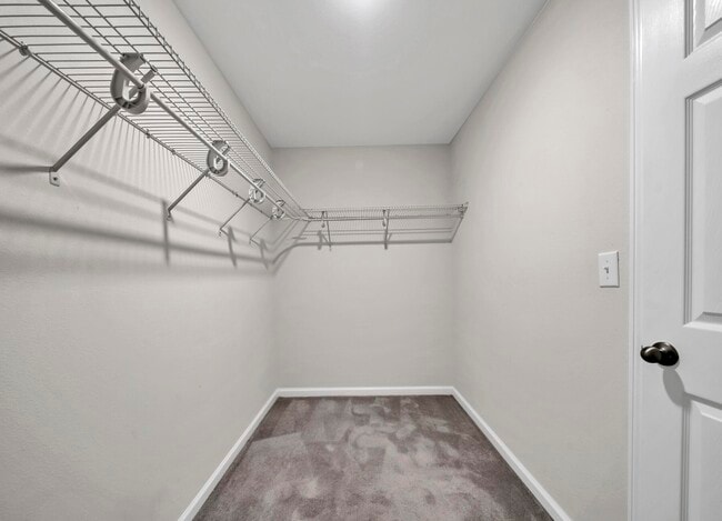 Building Photo - 10 Riverwalk Xing