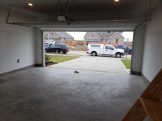 Building Photo - 3712 Castle Rock Dr