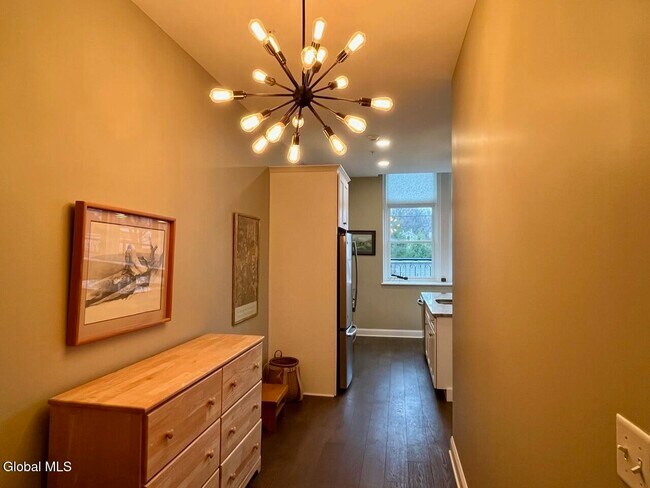 Building Photo - 77 Van Dam St