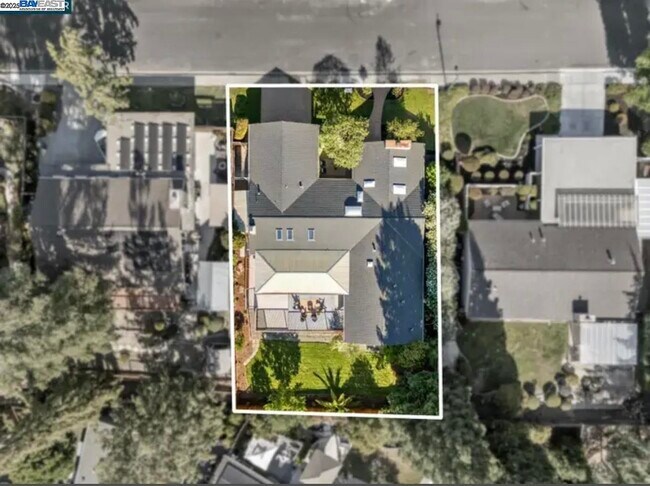 Building Photo - 131 Clover Hill Ct