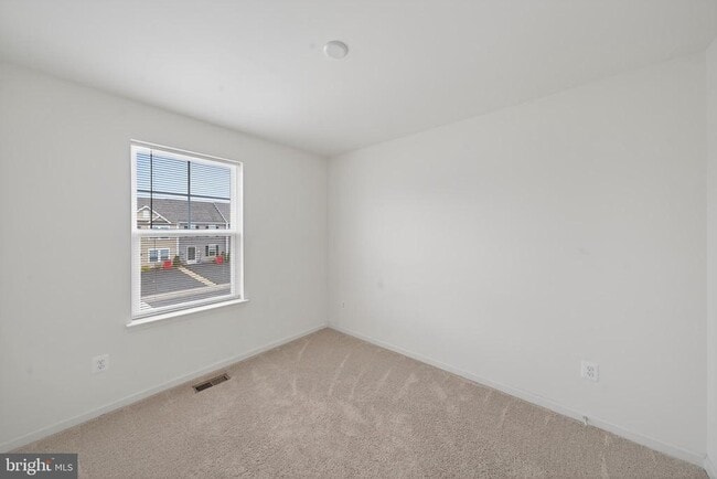 Building Photo - 18 Needle Ct