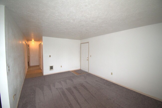 Building Photo - 125 E Elmore St