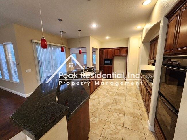 Building Photo - Spacious Folsom 4bd/3ba Home With 3 Car Garage!