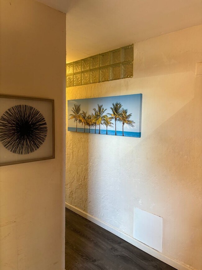 Building Photo - AVAILABLE NOW. Electric included. Furnishe...