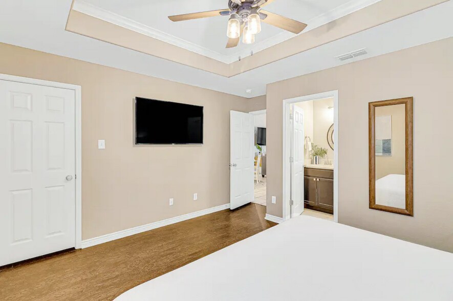 Bed1V - 14861 S Padre Island Dr