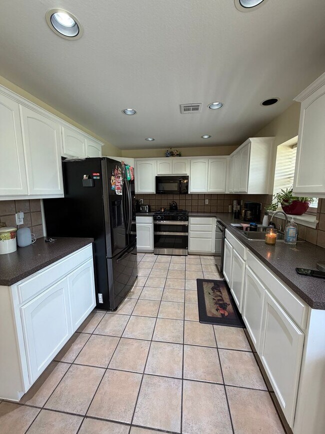 Building Photo - Broken Arrow Union Schools Single Family Home for Rent 5 beds 2.5 bath