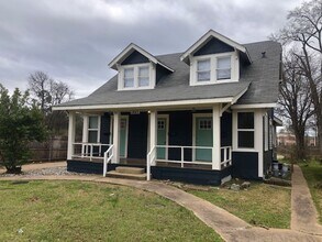 Building Photo - Remodeled 1 Bed Apartment near LSUS