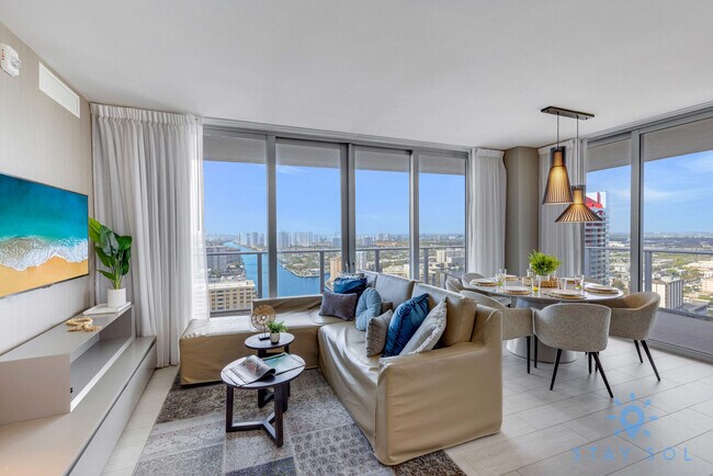 Primary Photo - 4010 S Ocean Dr