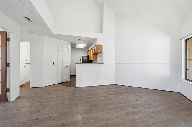 Building Photo - 4763 White Rock Cir