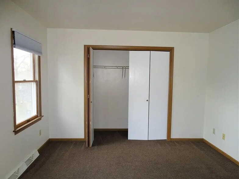 Building Photo - 219 N Market St