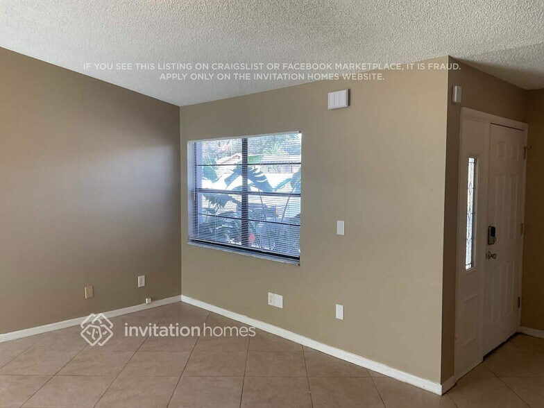 Building Photo - 2811 Eagle Run Cir N