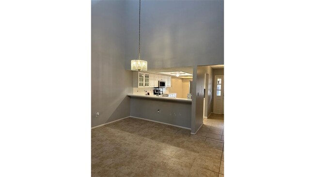 Building Photo - 4644 La Jolla Dr