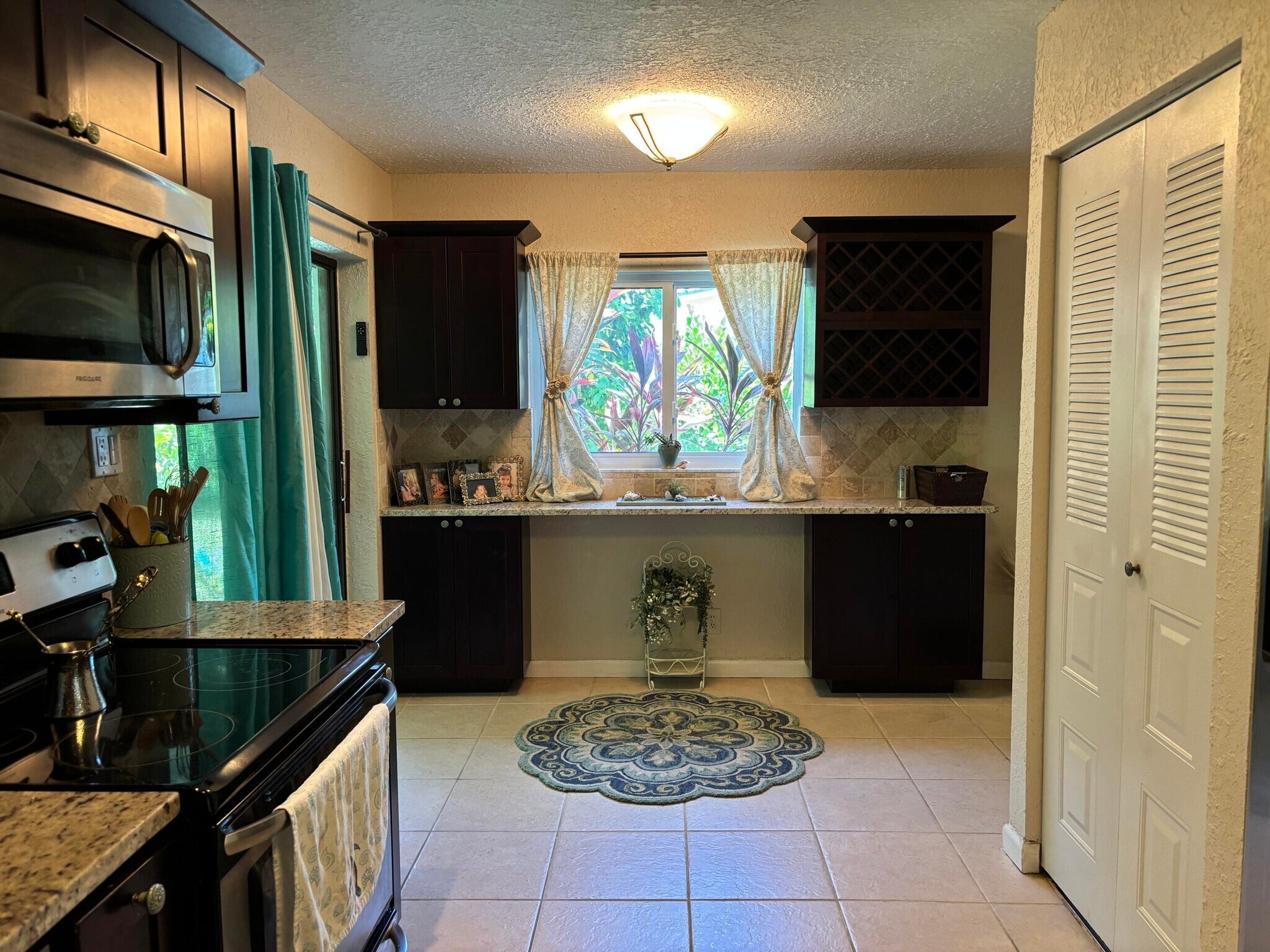 Building Photo - 6433 Sagewood Way