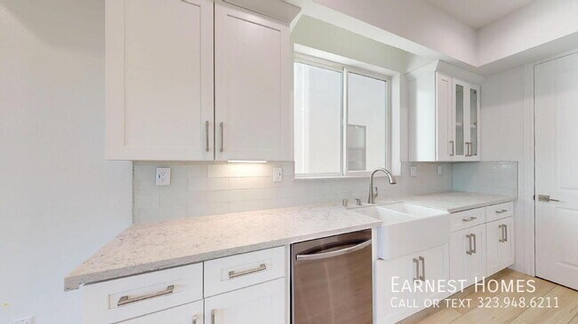 Building Photo - 8444 Camelia Ct