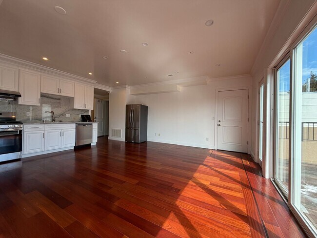 Building Photo - 261C Dolores St