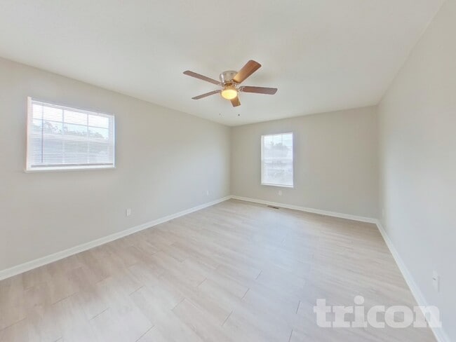 Building Photo - 175 Cascade Dr