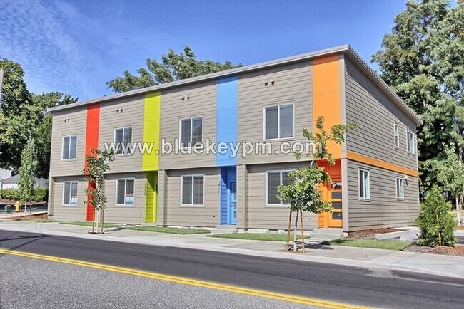 Building Photo - 2 Primary Bedrooms and 2.5 Bathrooms Uptown Vancouver