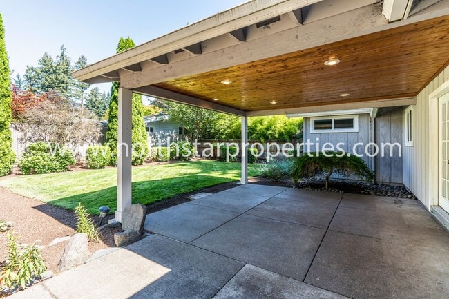 Building Photo - Garden Home Charmer