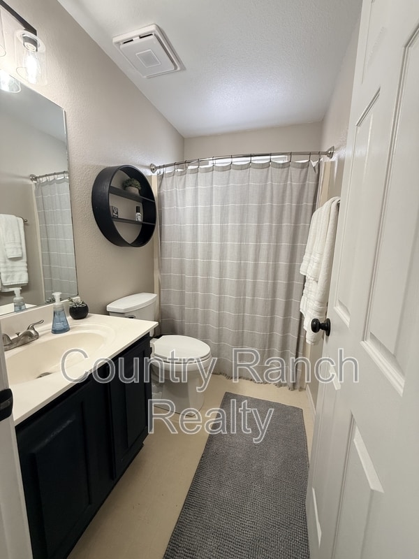 Building Photo - 2134 Desert Palms Dr