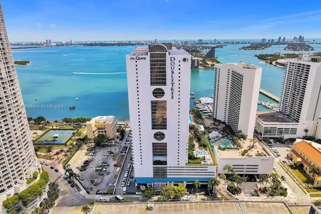 Building Photo - 1717 S Bayshore Dr