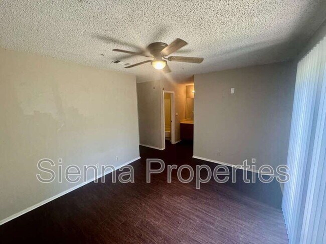 Building Photo - 7208 Lilac Ln