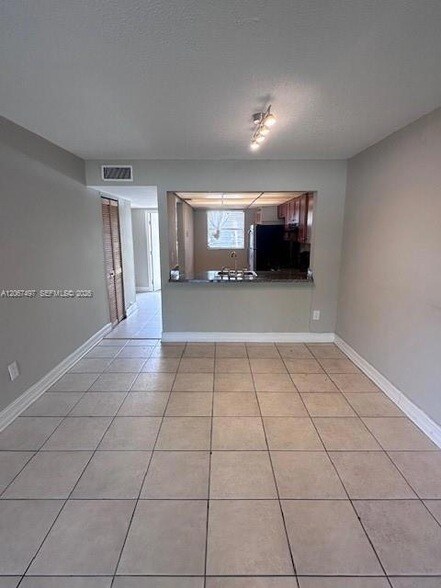 Building Photo - 20725 NE 8th Ct