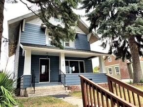 Building Photo - 4 Bedroom Home