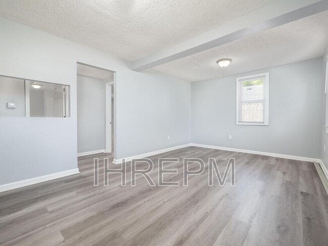 Building Photo - 235 Southard Dr