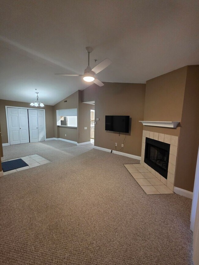 Building Photo - Waters Edge Condos